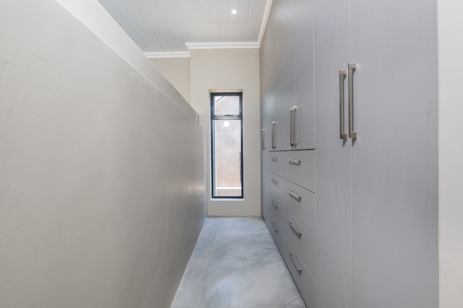 3 Bedroom Property for Sale in Outeniquasbosch Western Cape